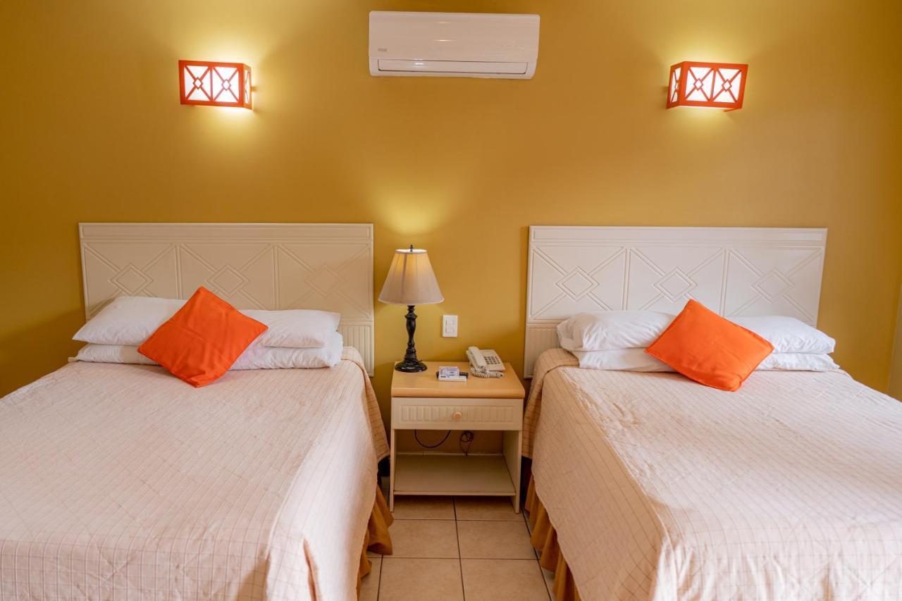 פלורס Hotel Casona Del Lago מראה חיצוני תמונה