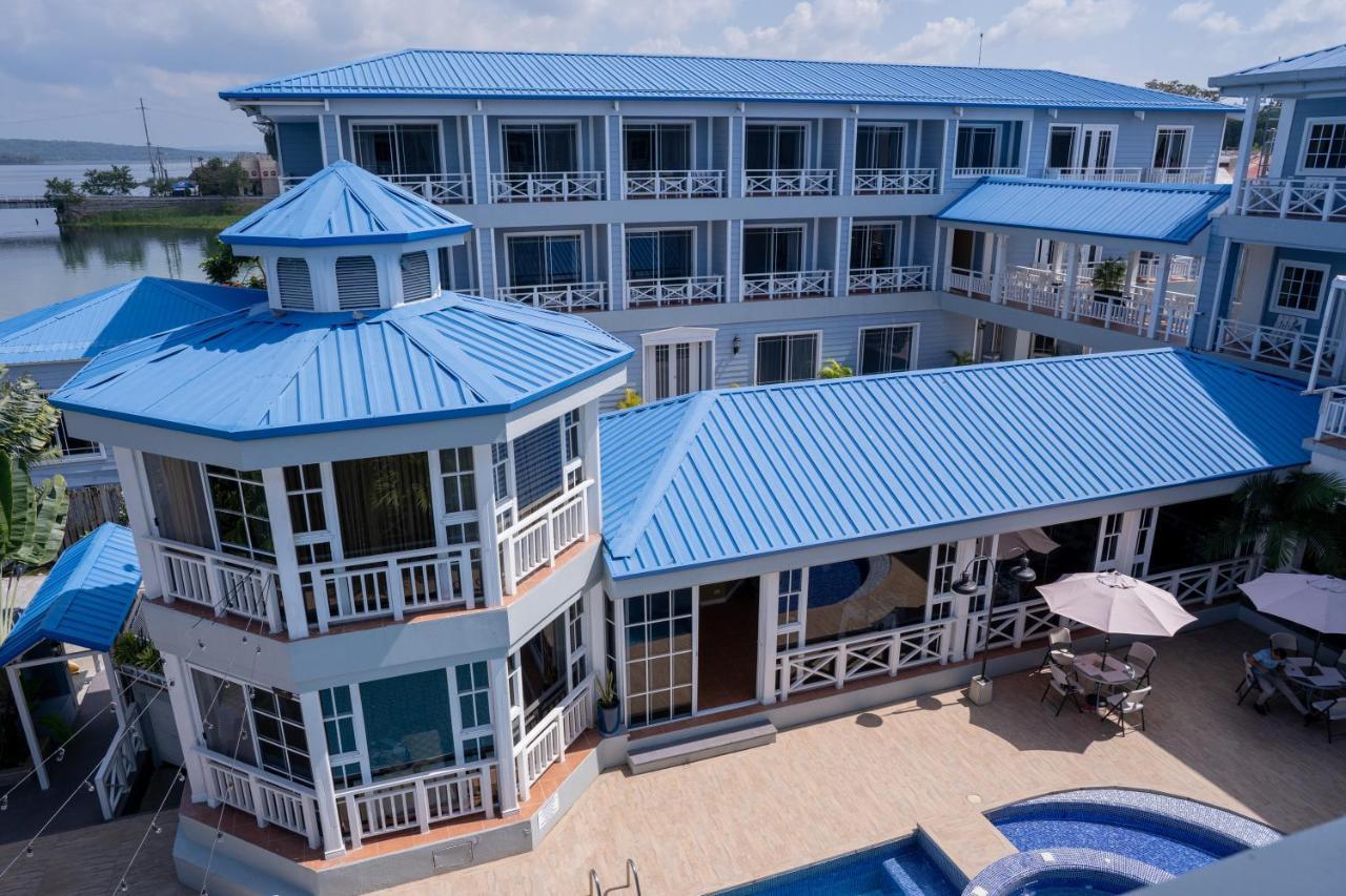 פלורס Hotel Casona Del Lago מראה חיצוני תמונה