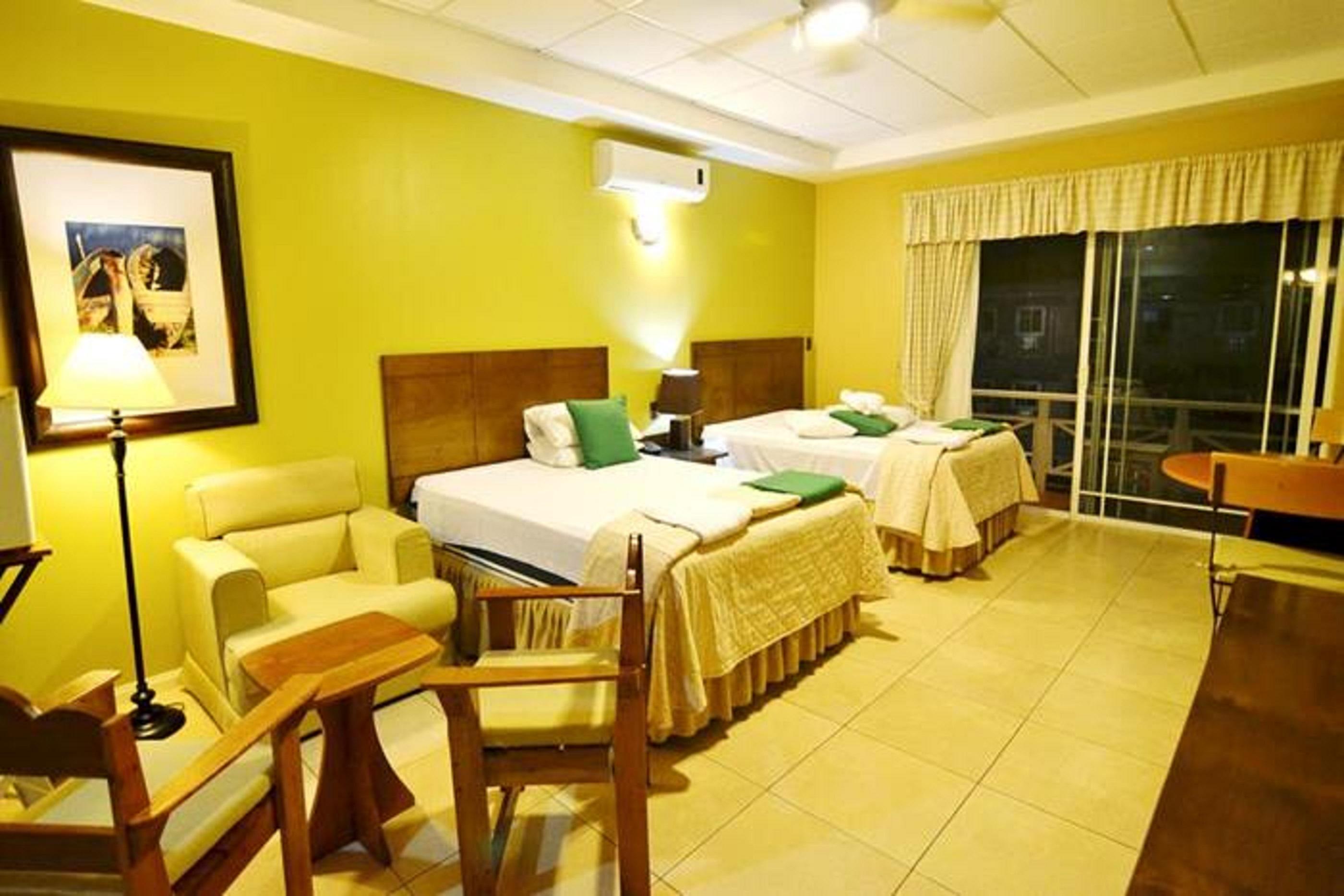 פלורס Hotel Casona Del Lago מראה חיצוני תמונה