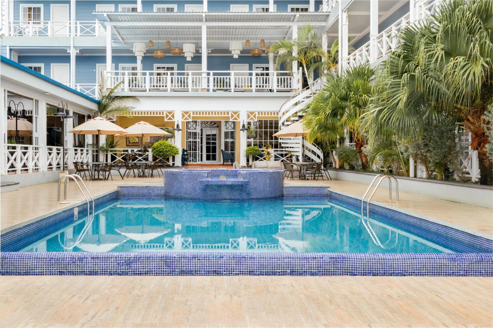 פלורס Hotel Casona Del Lago מראה חיצוני תמונה