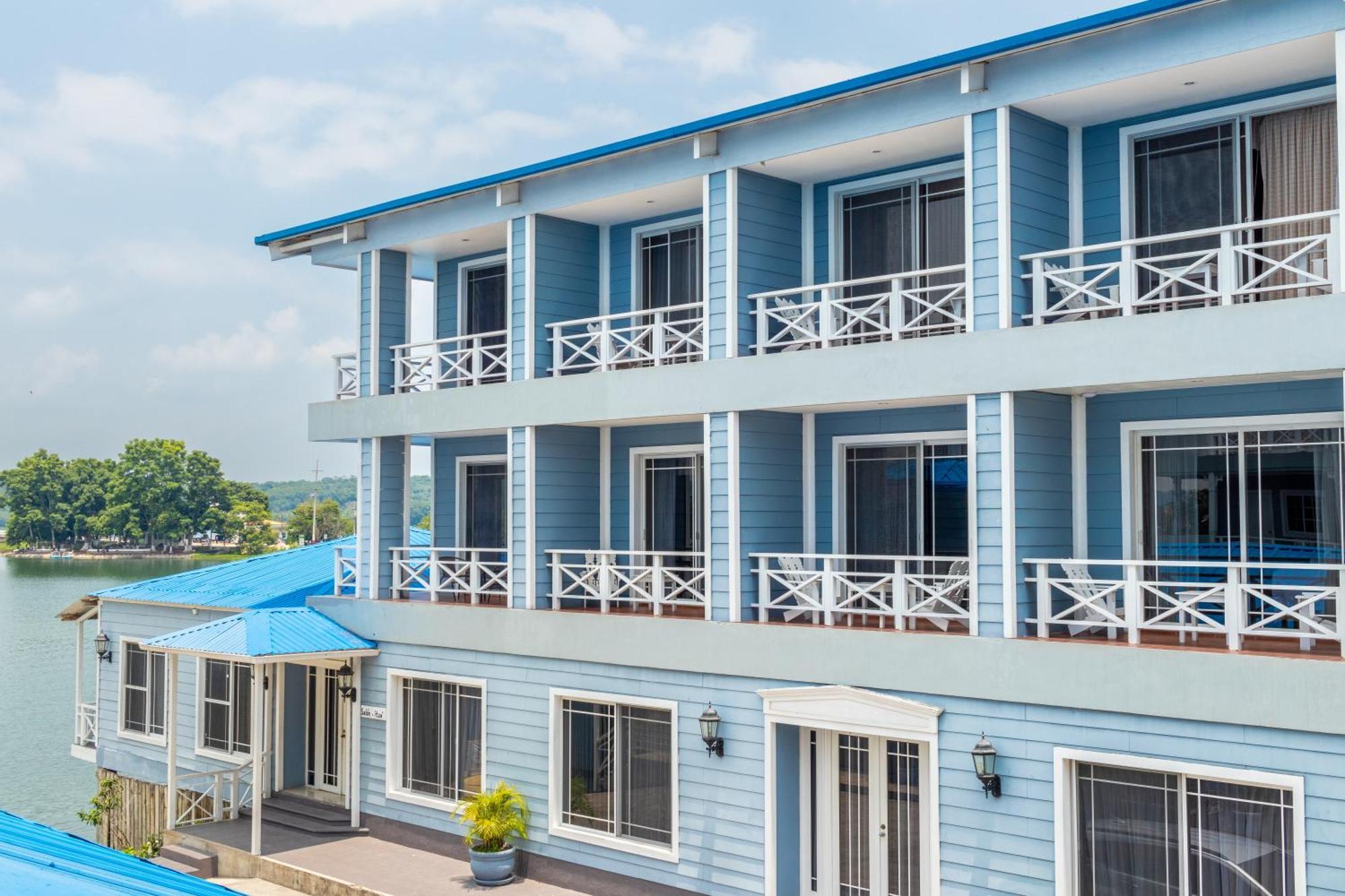 פלורס Hotel Casona Del Lago מראה חיצוני תמונה